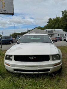 2006 Ford Mustang, $5.900