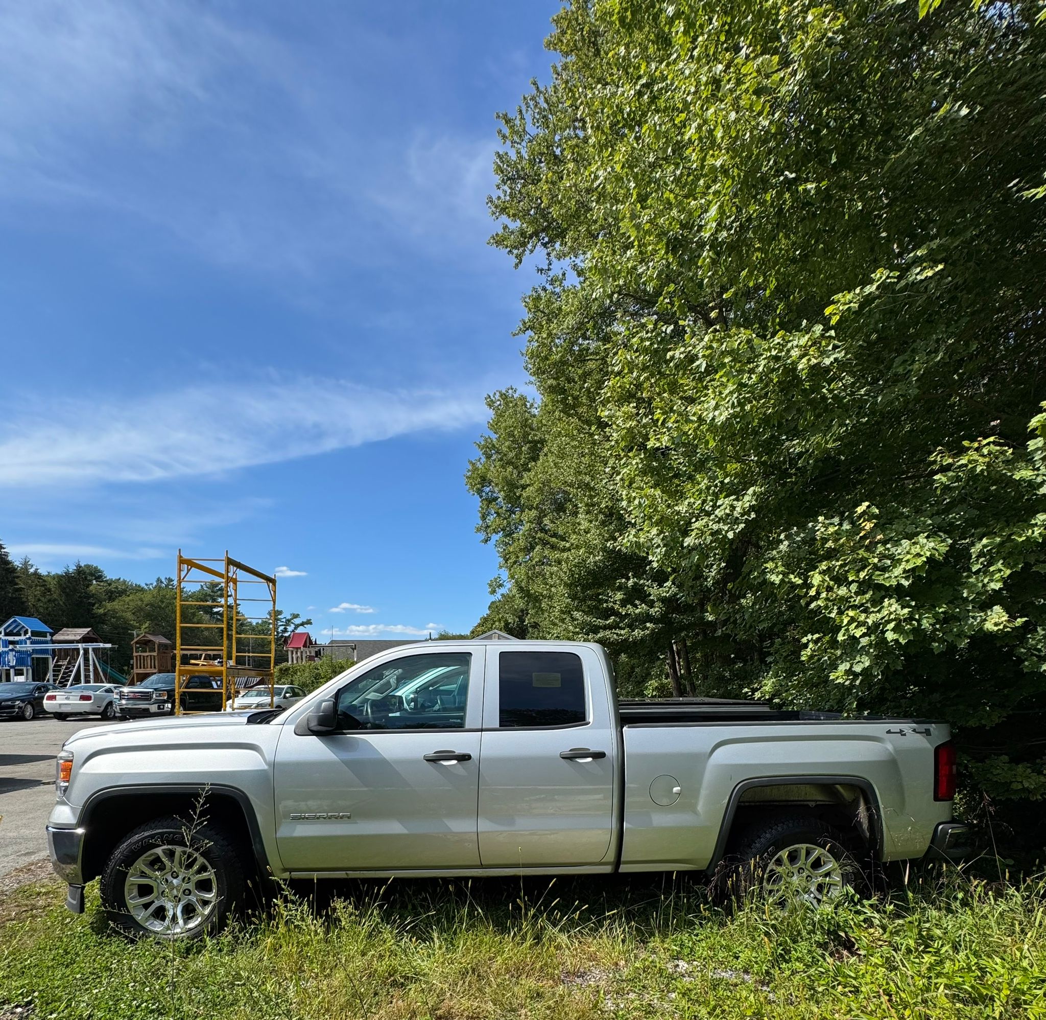 
								2015 GMC Sierra 1500, $11.500 full									