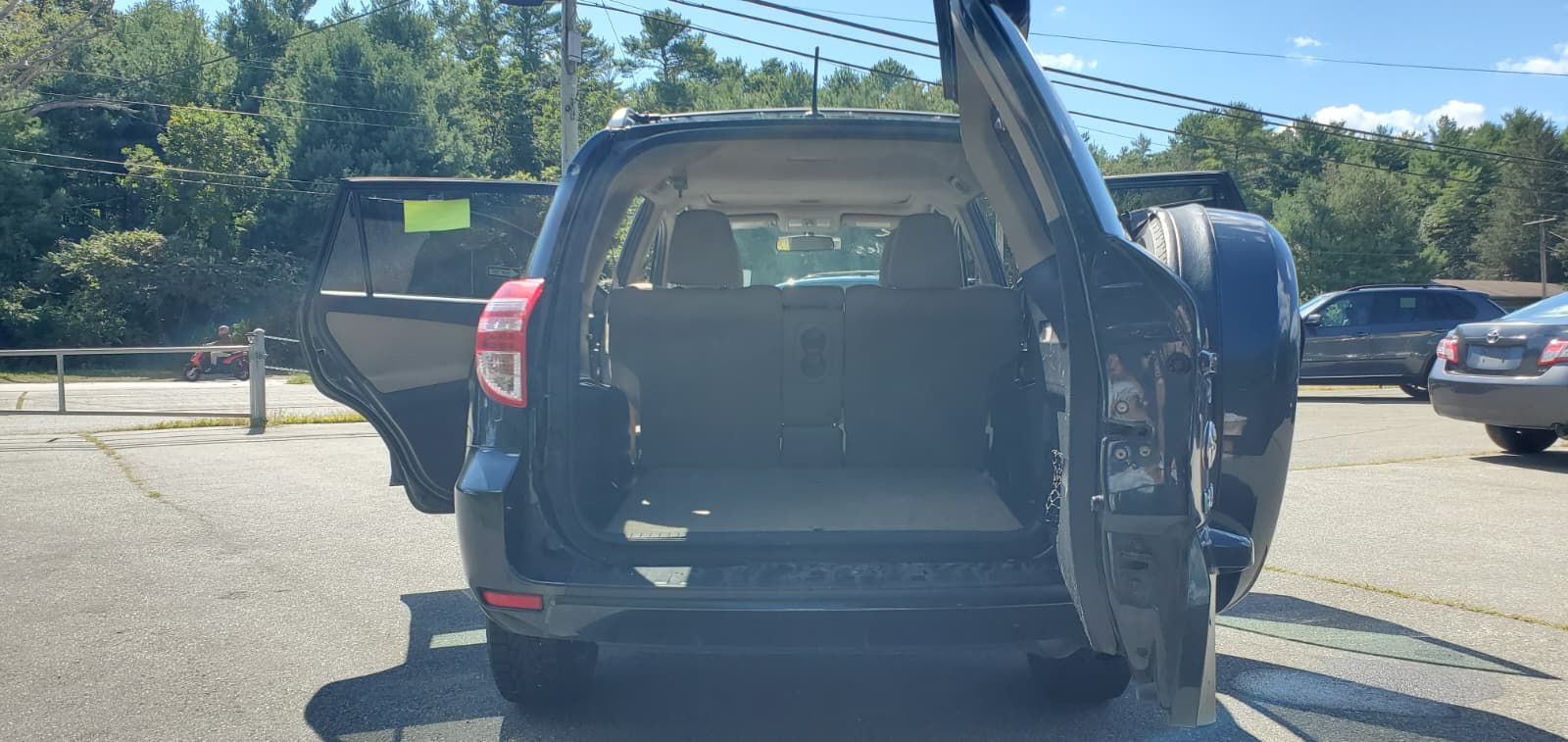 
								2012 Toyo Rav – 4, $5,995 full									