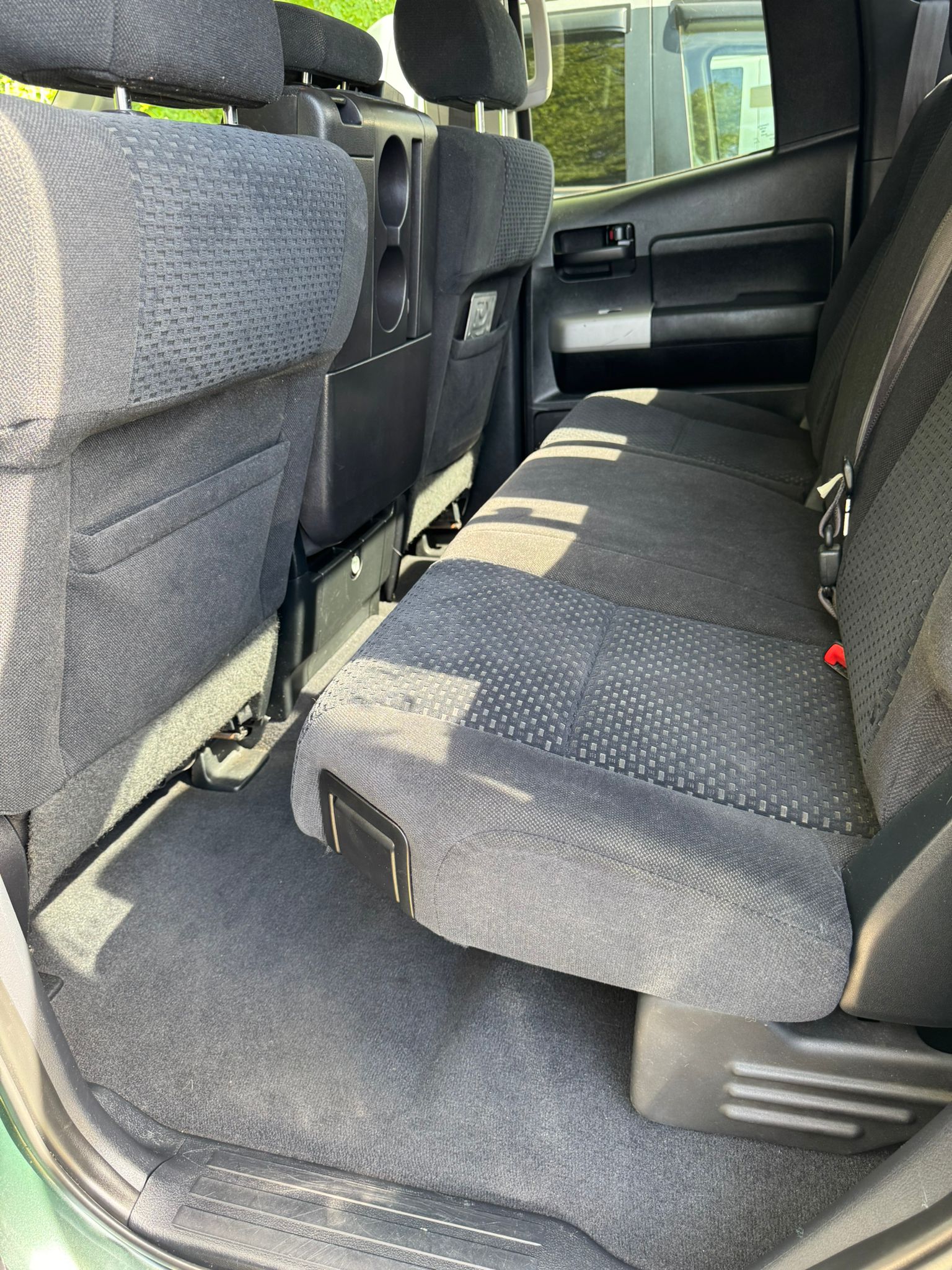 
								2008 Toyo Tundra, $12.000 full									