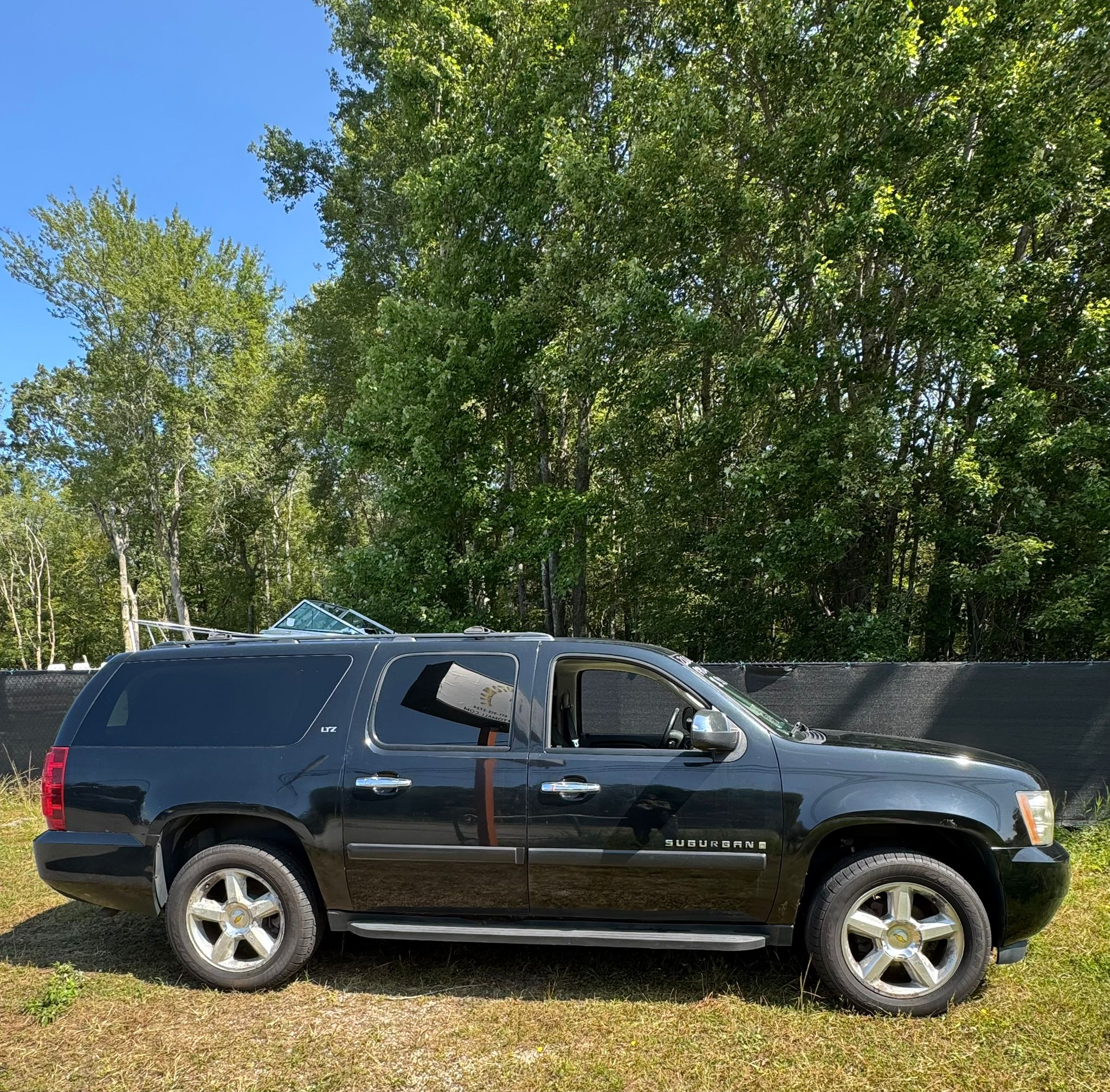 
								2008 Chevy Surb, $9.000 full									