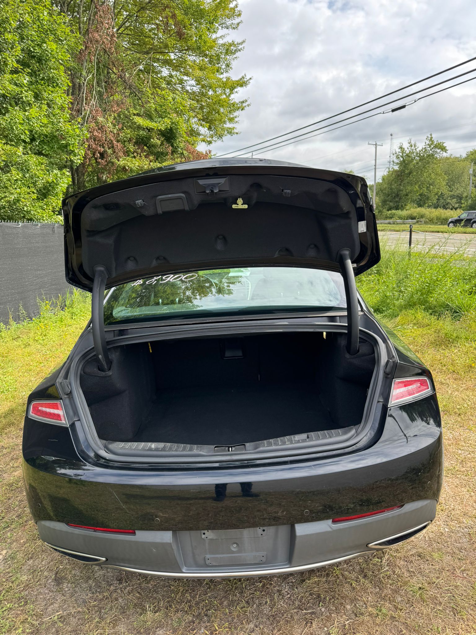 
								2017 Lincoln MKZ, $8.900 full									