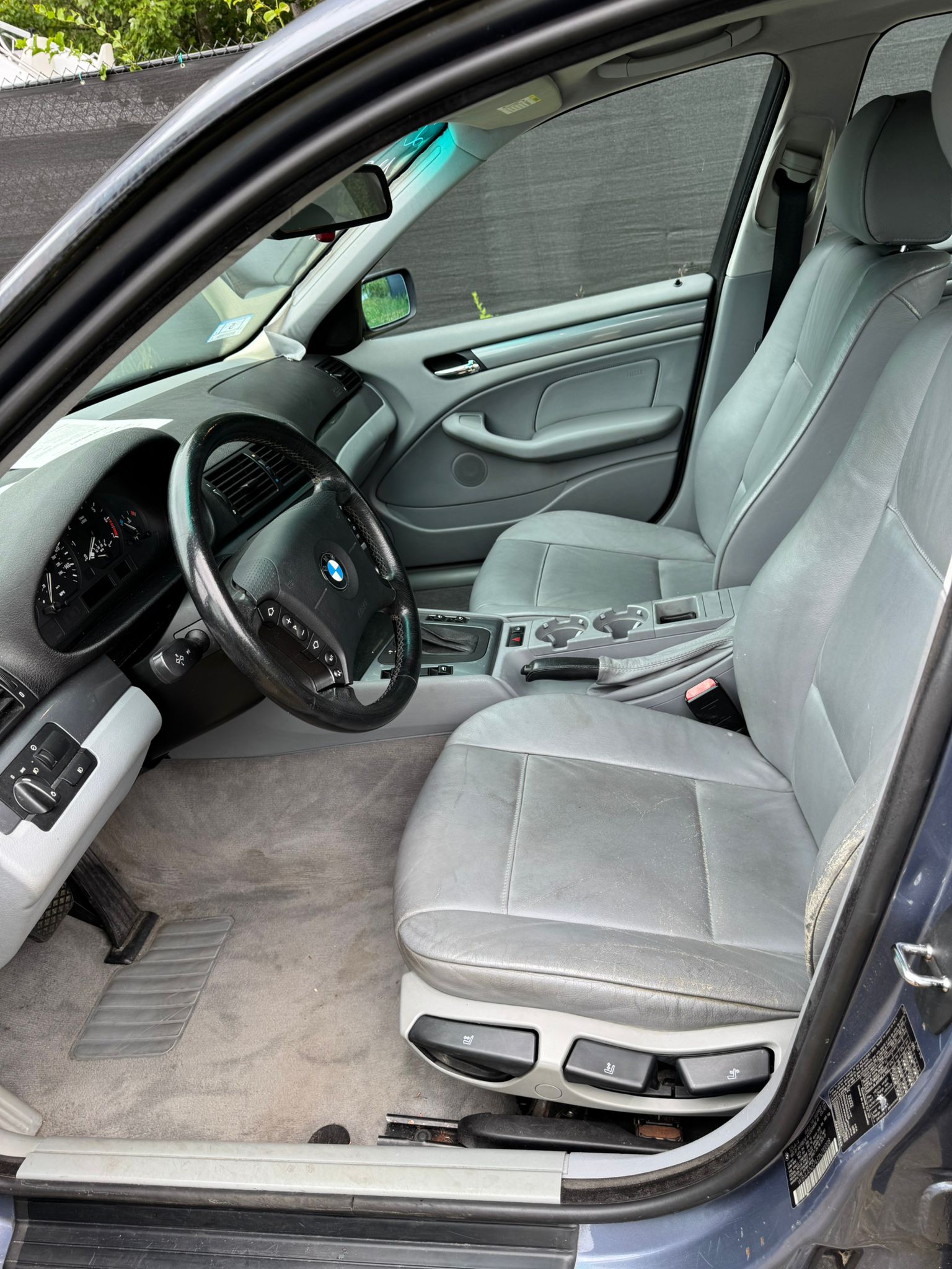 
								2001 BMW 325i, $3.500 full									