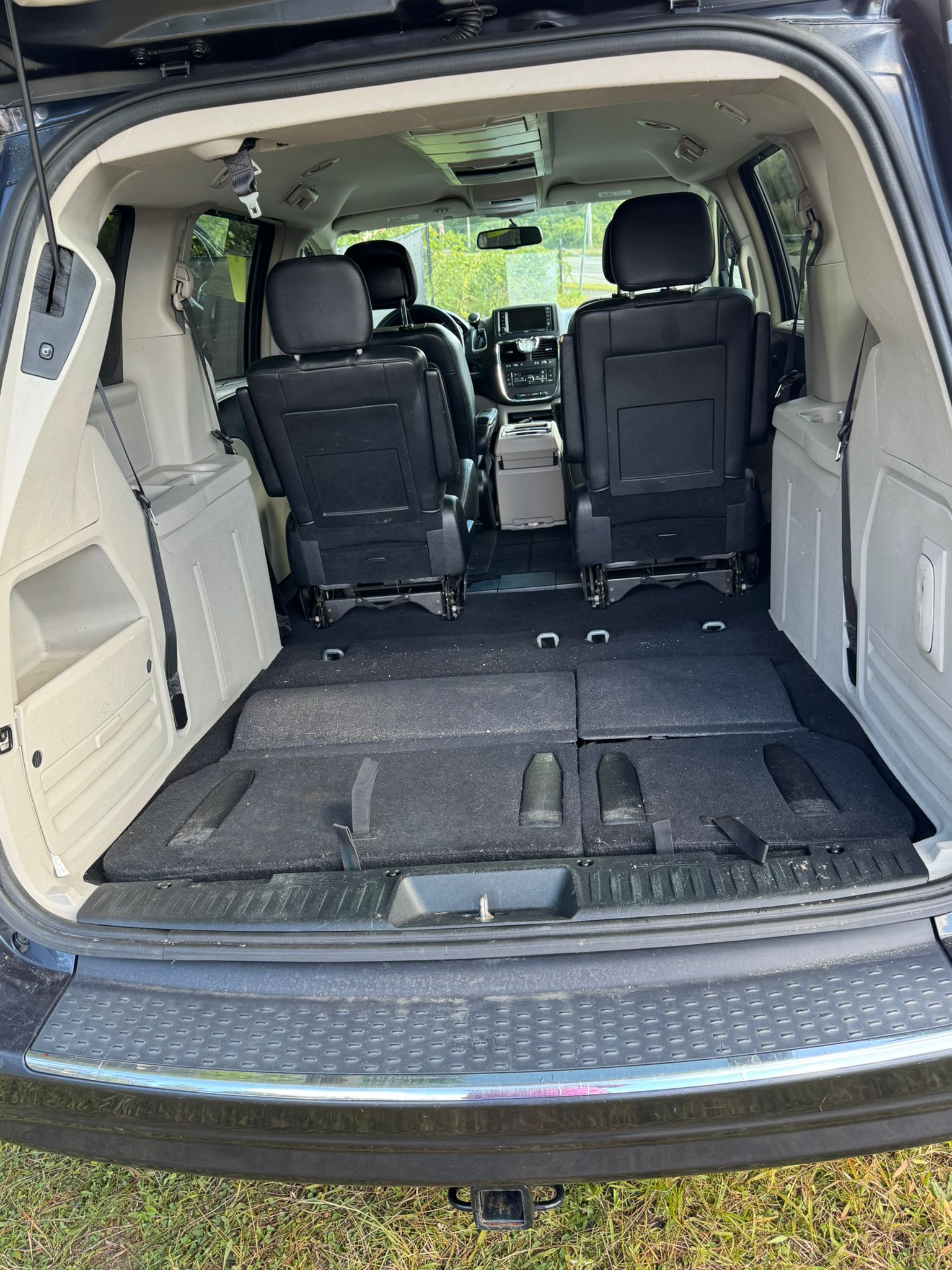 
								2014 Chry Town and Country, $5900 full									