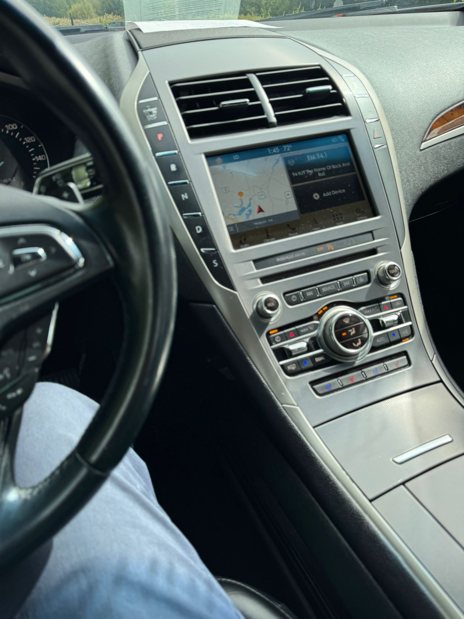 
								2017 Lincoln MKZ, $8.900 full									