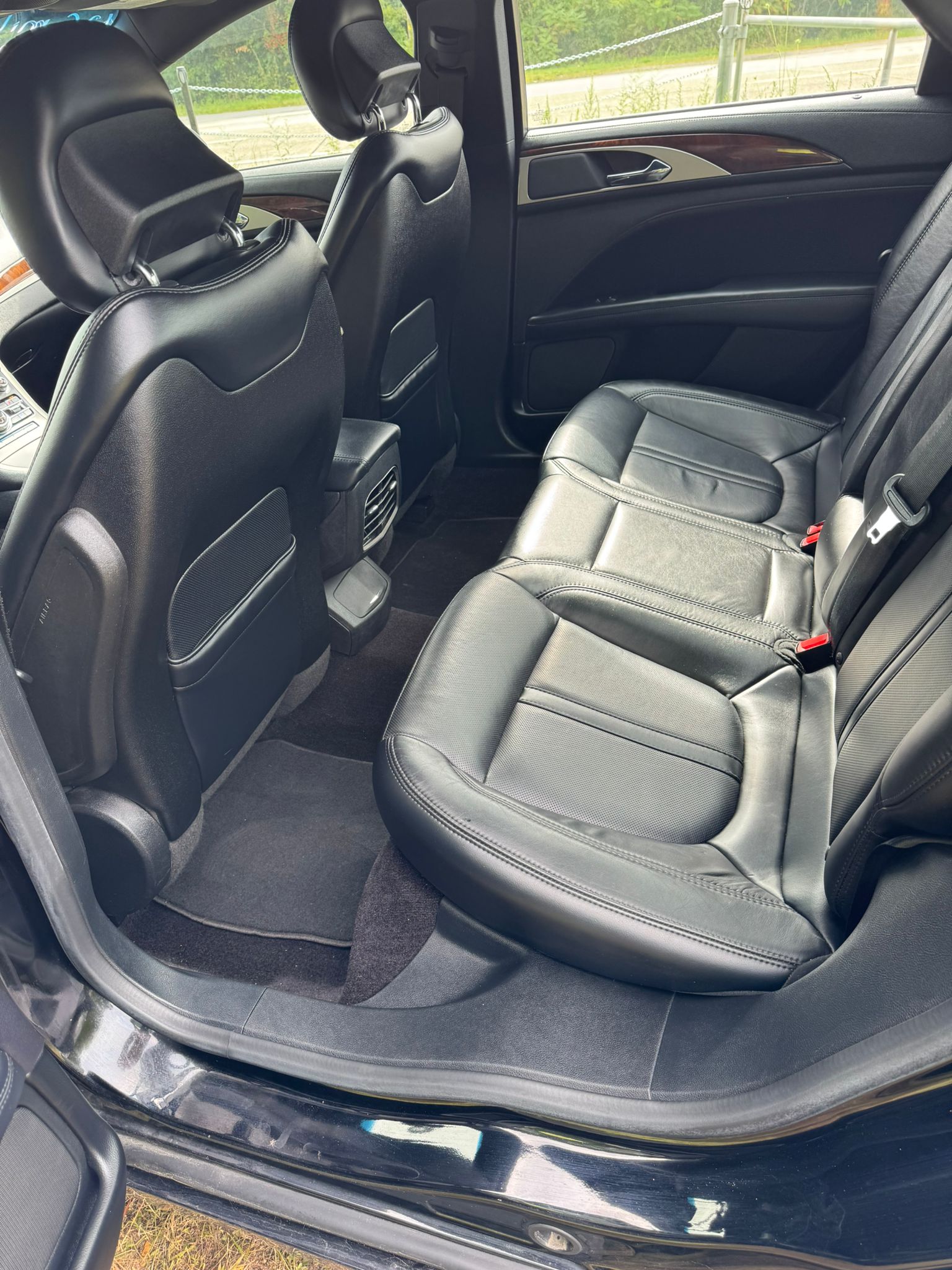 
								2017 Lincoln MKZ, $8.900 full									